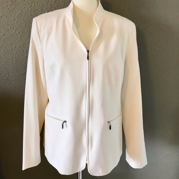 Amanda Smith Jackets & Blazers - Creme Jacket/Blazer by Amanda Smith ~ Size 12 Amanda Smith Jackets & Blazers - Creme Jacket/Blazer by Amanda Smith ~ Size 12